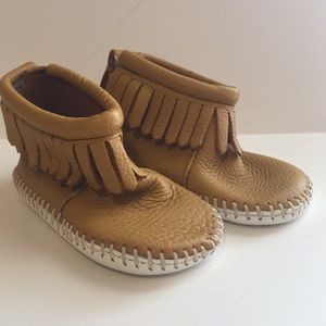 Minnetonka Fringe Moccasins | EUC | Sz 2